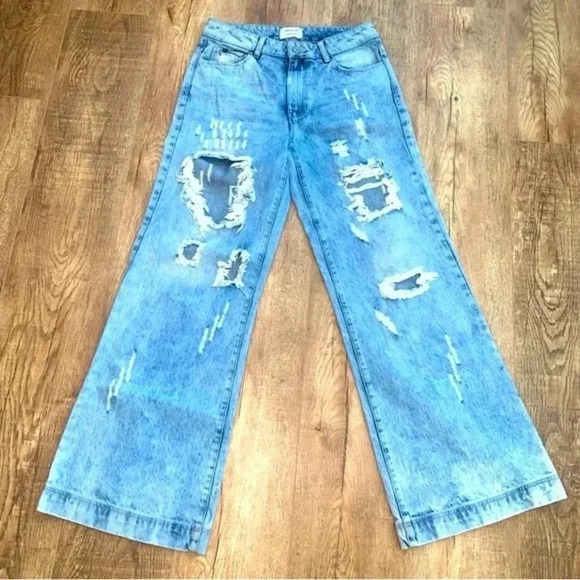 UNIQ By Liz Distressed Jeans Beautiful Flare Leg - Picture 3 of 11